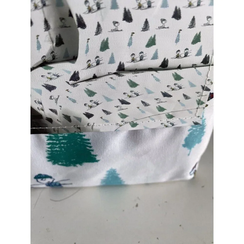 Peanuts Snoopy Charlie Brown Linus Skiing Holiday Christmas TWIN SIZE Sheet Set‎